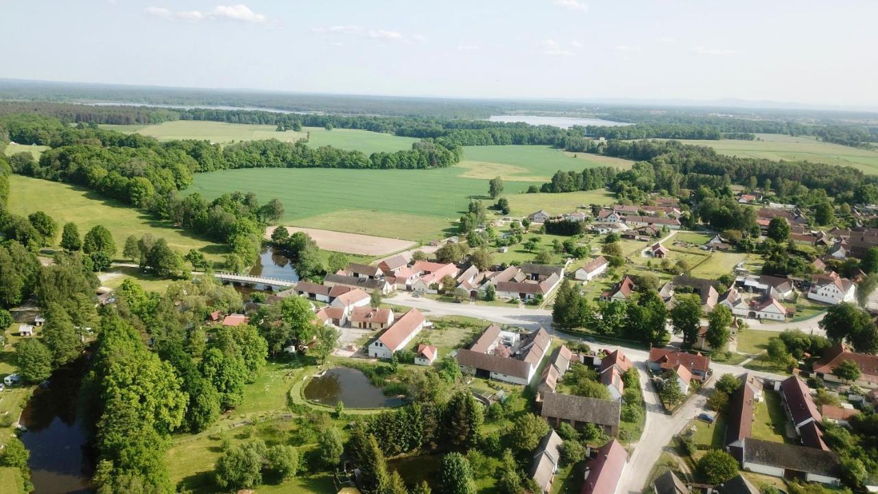Chalupa Luznice Třeboň Exteriör bild